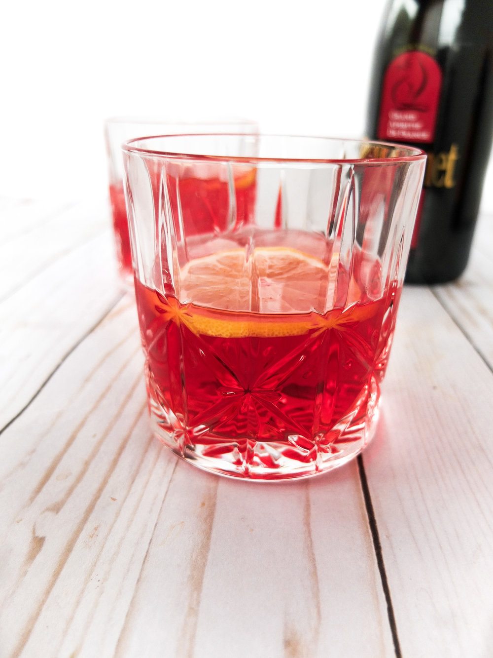 The Queen's Dubonnet Cocktail - Elle Talk